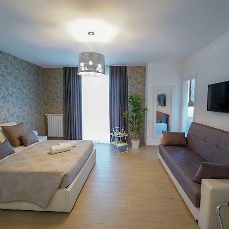Bed and Breakfast Wojtyla Airport Барі Екстер'єр фото