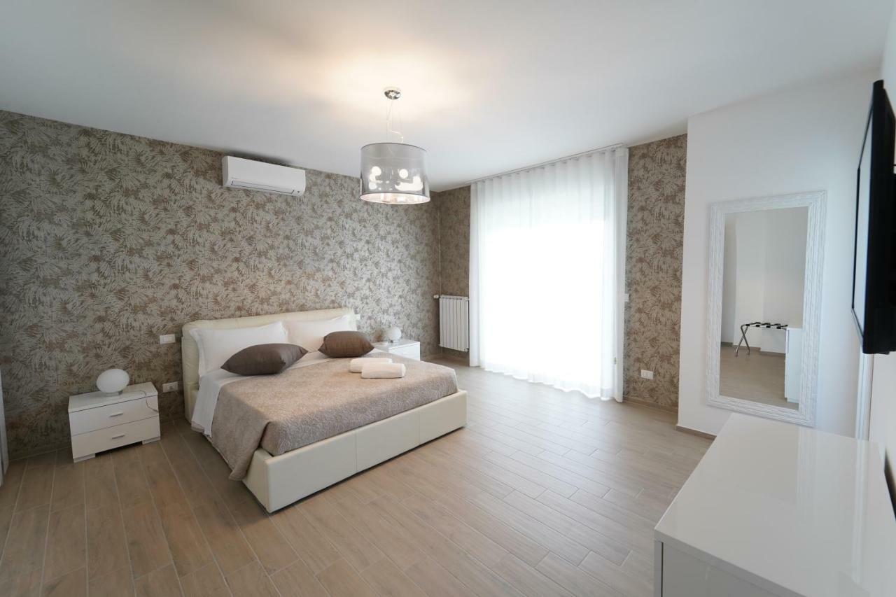 Bed and Breakfast Wojtyla Airport Барі Екстер'єр фото