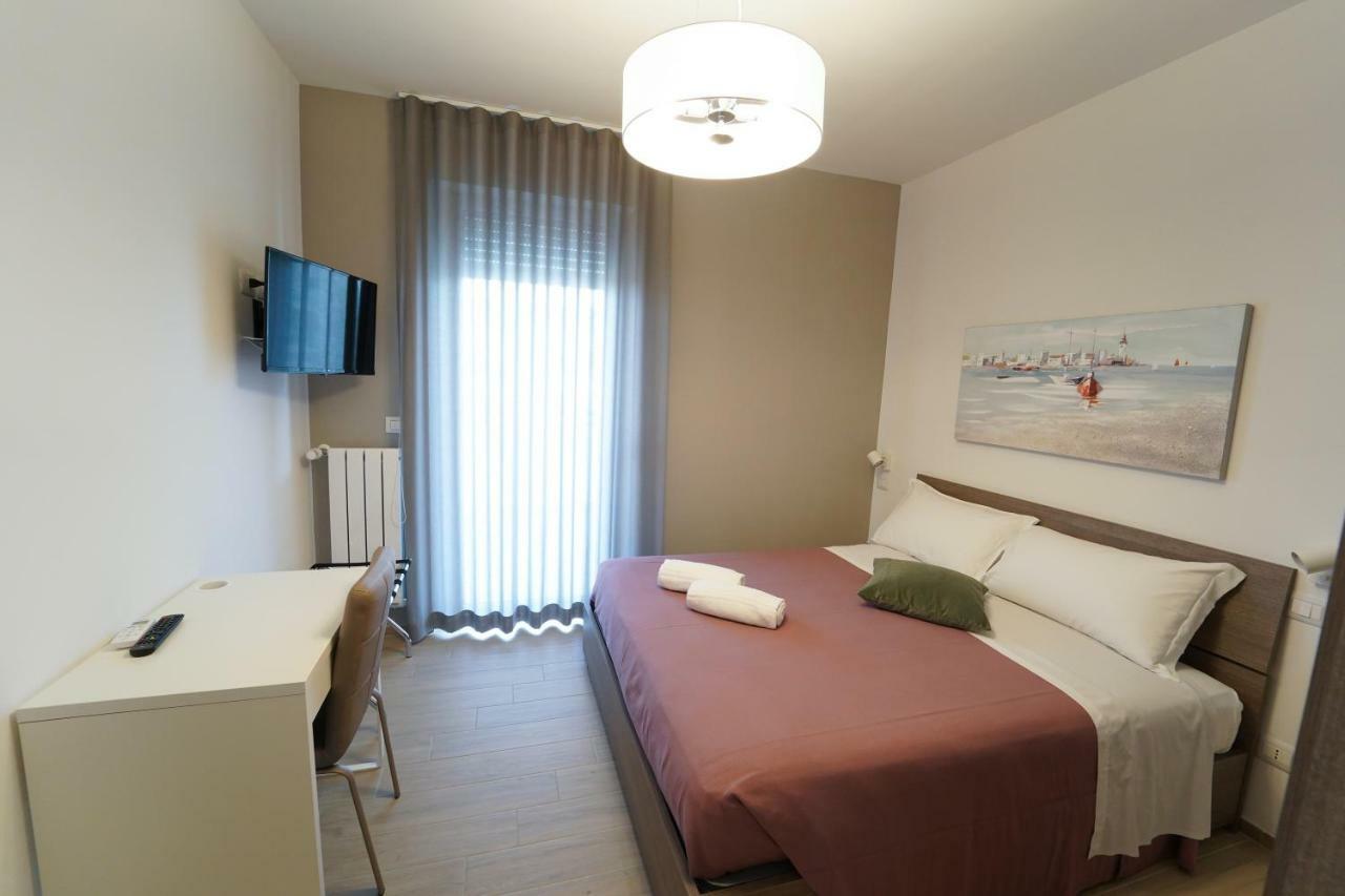 Bed and Breakfast Wojtyla Airport Барі Екстер'єр фото