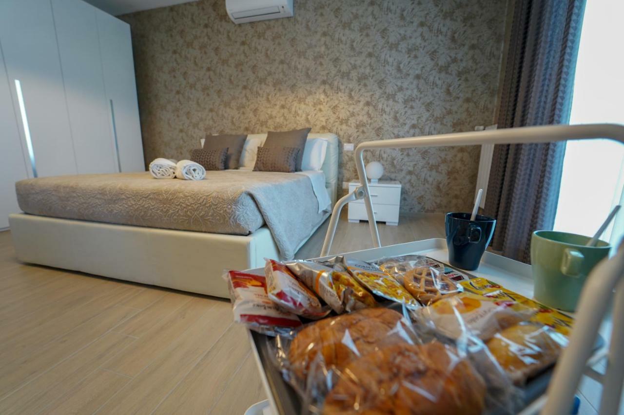Bed and Breakfast Wojtyla Airport Барі Екстер'єр фото